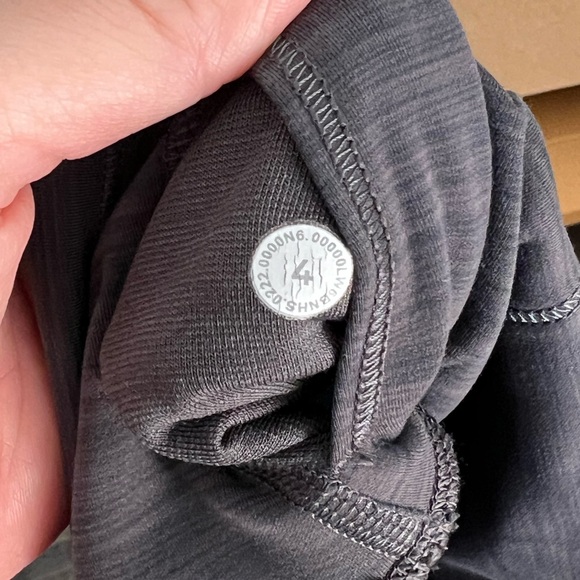 Lululemon Wunder Train Crop 23” size 4 - Picture 2 of 3